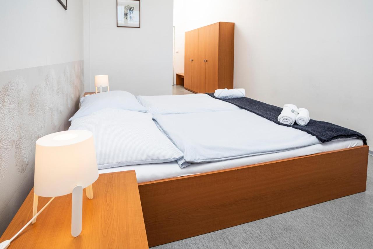 Hotel Vp1 俄斯特拉发 外观 照片
